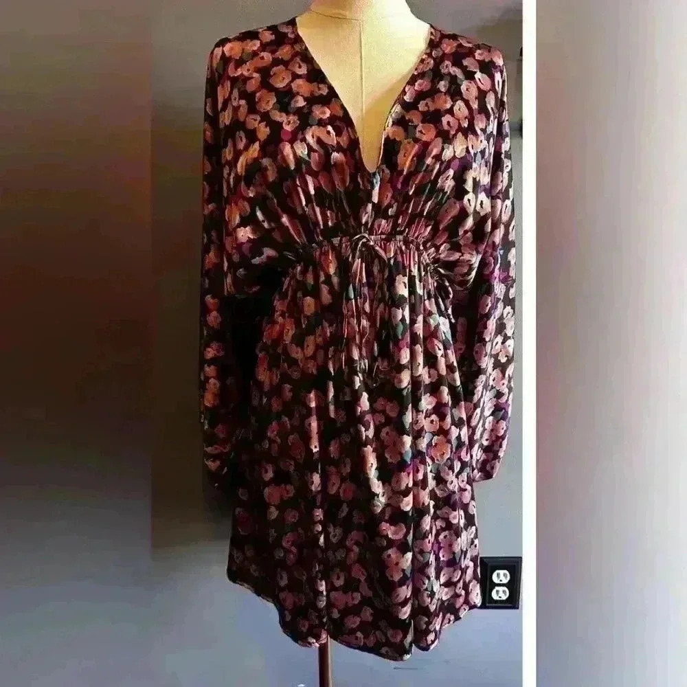 Flying Tomato floral print, v-neck dress with bell sleeves and tie back; size L